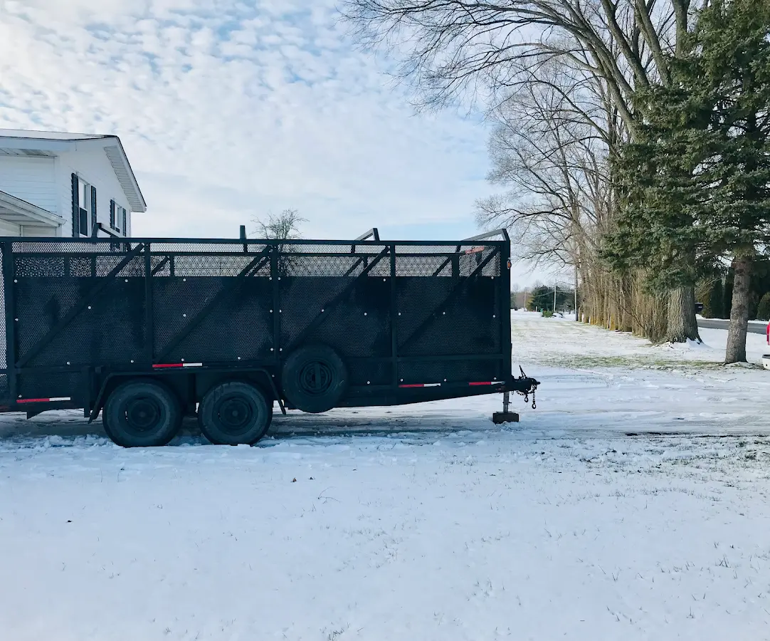 3 Yard Dumpster Rental in Hartland, MI